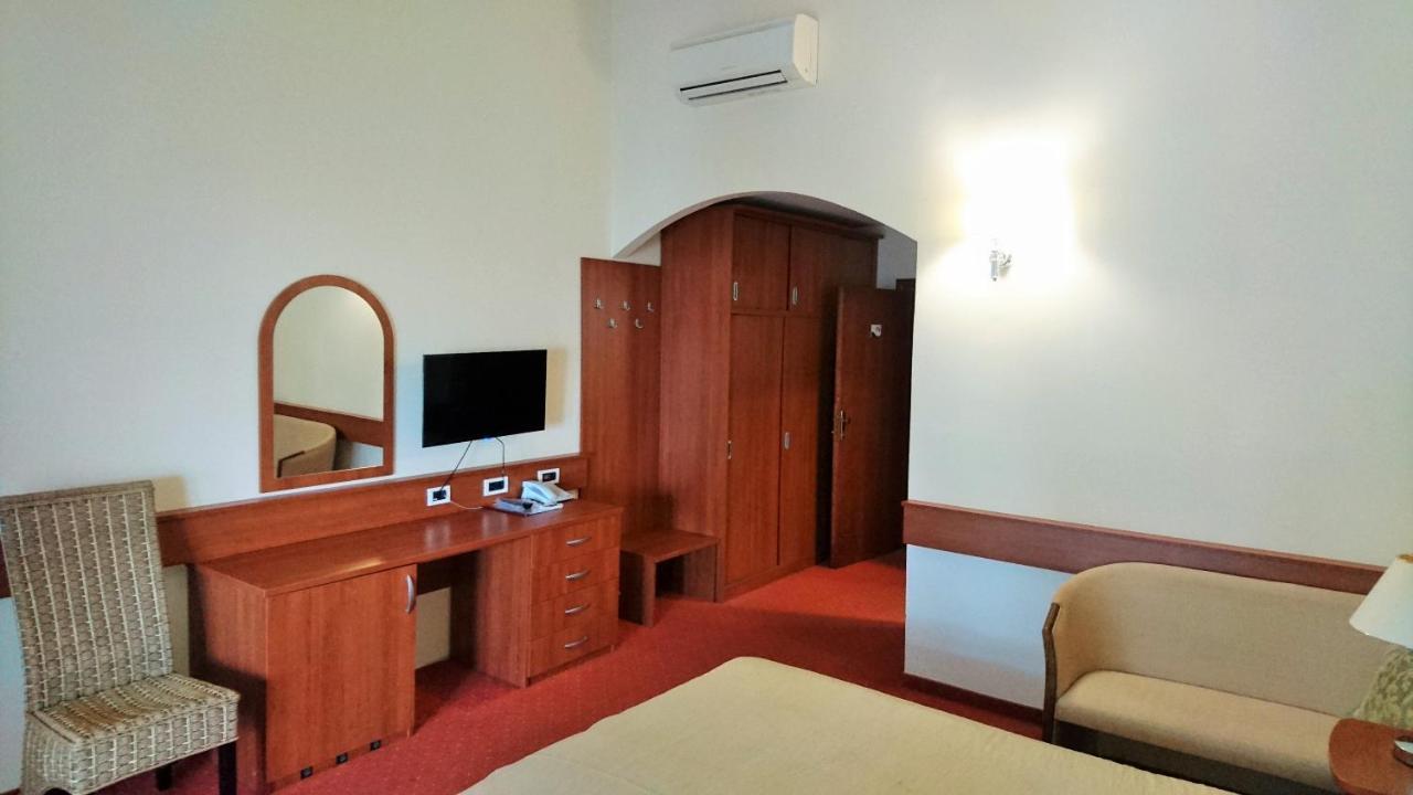 Hotel Selce Exterior foto